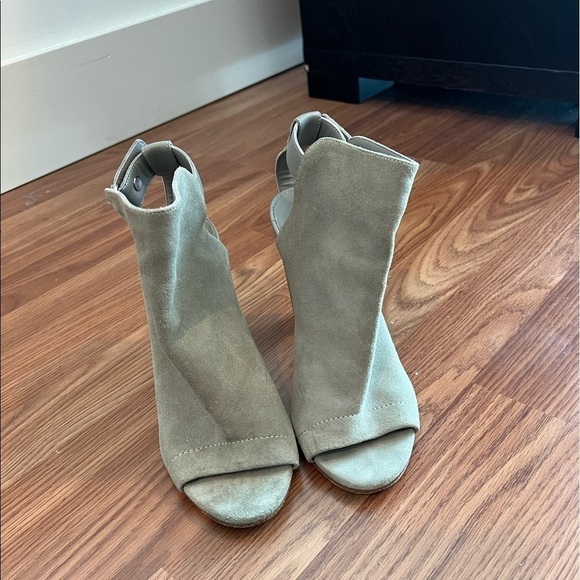 Vince Addison Peep Toe Booties - Picture 3 of 14